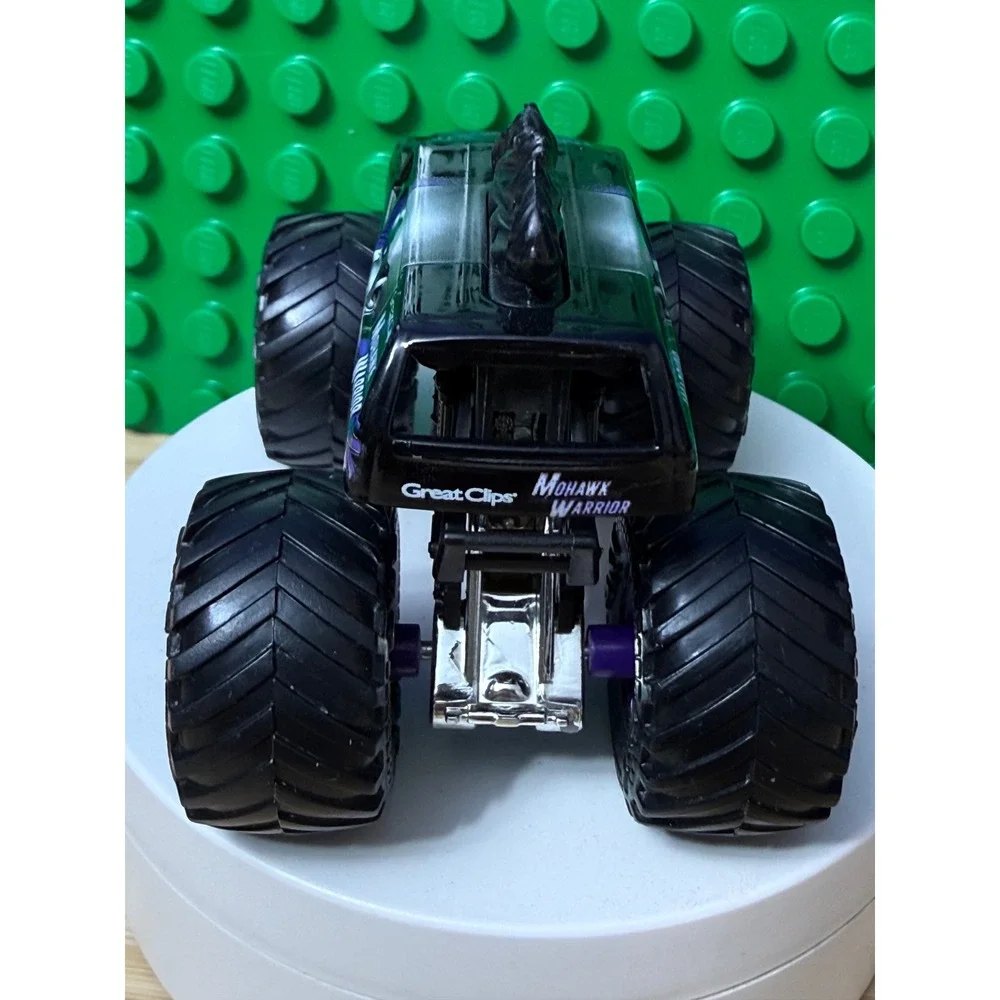 Monster Jam Great Clips Mohawk Warrior 1:64 Die-Cast Truck Black Purple